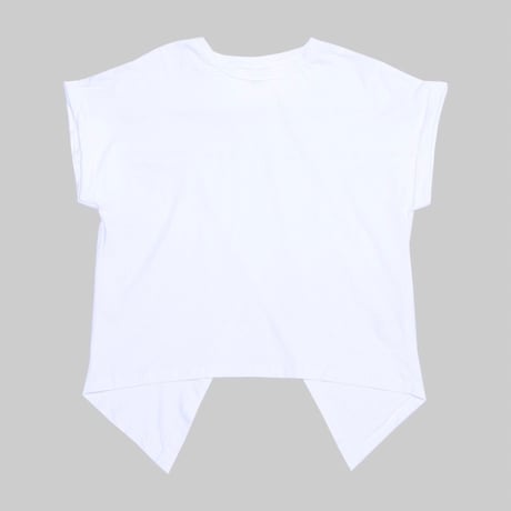 back slit tee w pompom magnetic brooches