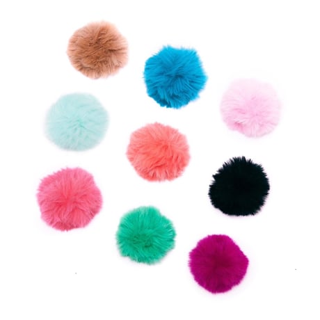 back slit tee w pompom magnetic brooches