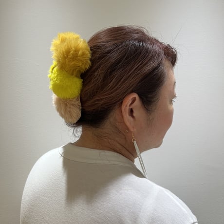 pompom hair clip