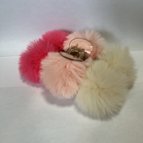 pompom hair clip