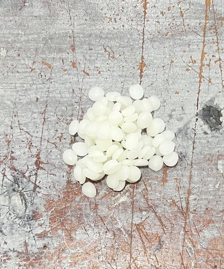蜜蝋（精製したもの）日本製/500ｇ（ペレット状）