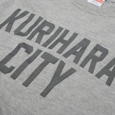 KURIHARA CITY 5.6オンス ロングスリーブ Tシャツ（ミックスグレー）