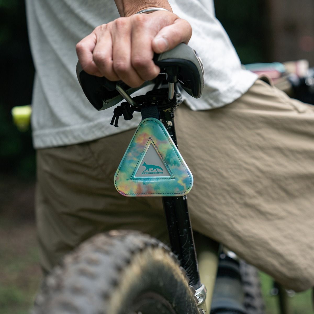 BLUE LUG×SWIFT INDUSTRIES triangle reflector |