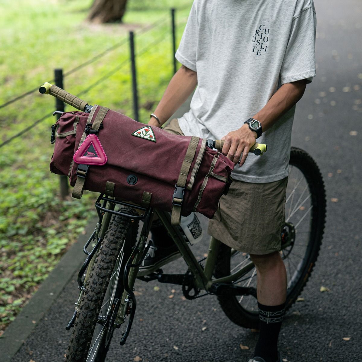 BLUE LUG×SWIFT INDUSTRIES triangle reflector | BLUE LUG×SWIFT INDUSTRIES triangle reflector |