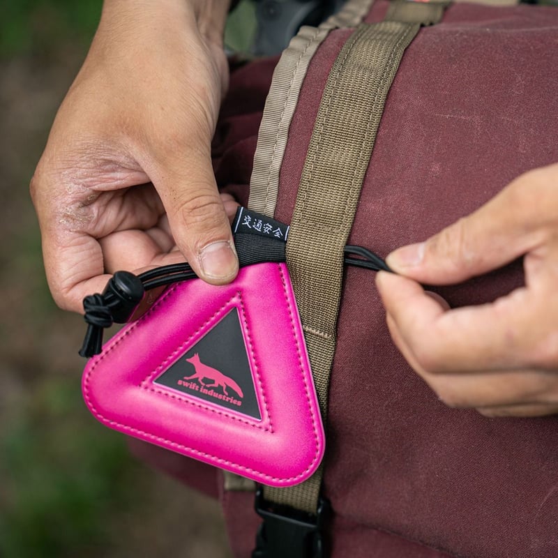 BLUE LUG×SWIFT INDUSTRIES triangle reflector | BLUE LUG×SWIFT INDUSTRIES triangle reflector |