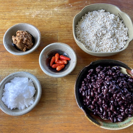 宮古島産・島唐辛子と黒小豆で作る豆板醤　私の作った豆板醤付き送料別途