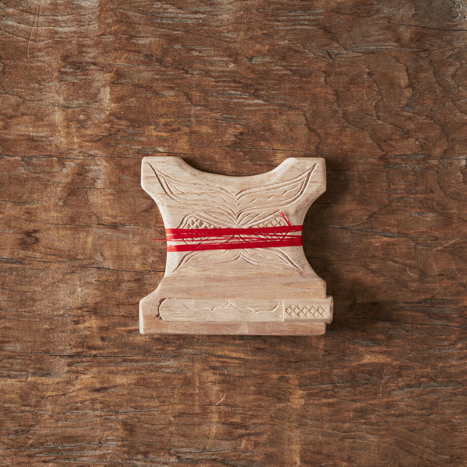 ケモヌイトサイエプ（針入れ付糸巻き） | 二風谷アイヌ匠の道