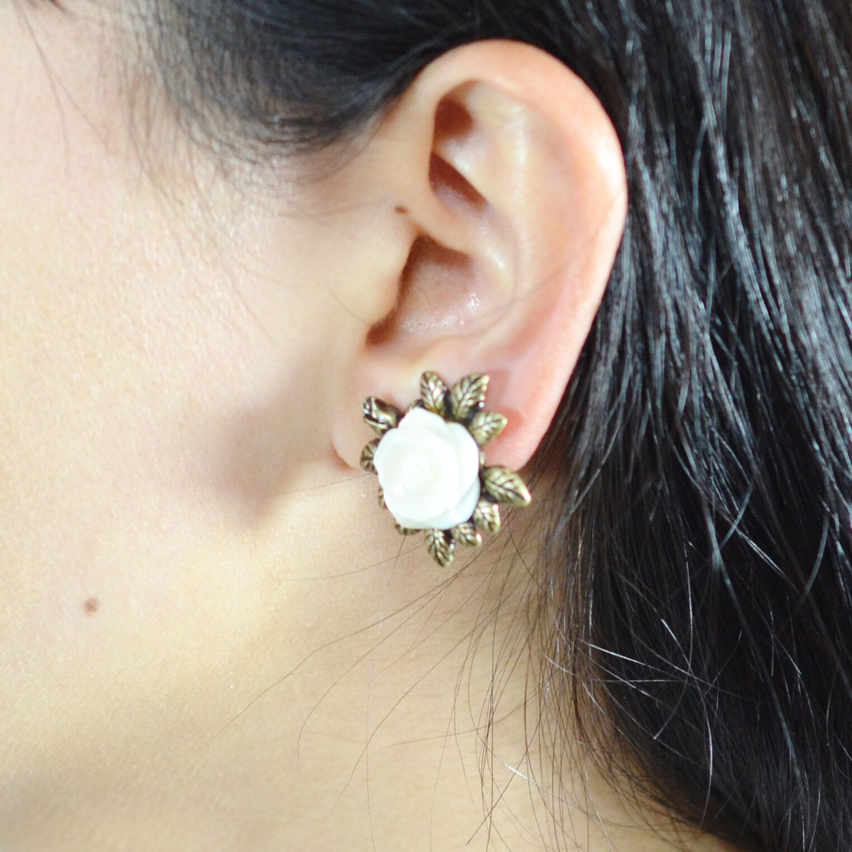 白薔薇のピアス・イヤリング | ichiya's jewelry shop