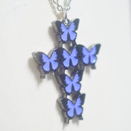 黒アゲハ蝶の十字架ネックレス