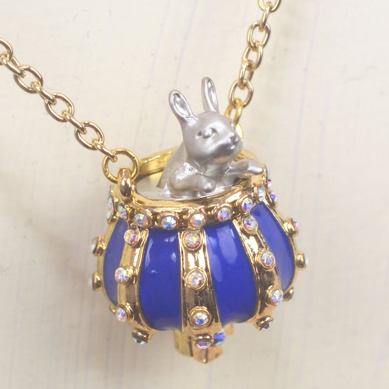 〜fairy様〜天然石　レジンネックレス　【うさぎ×機関車】 fairy様〜天然石 レジンネックレス 【うさぎ×機関車】