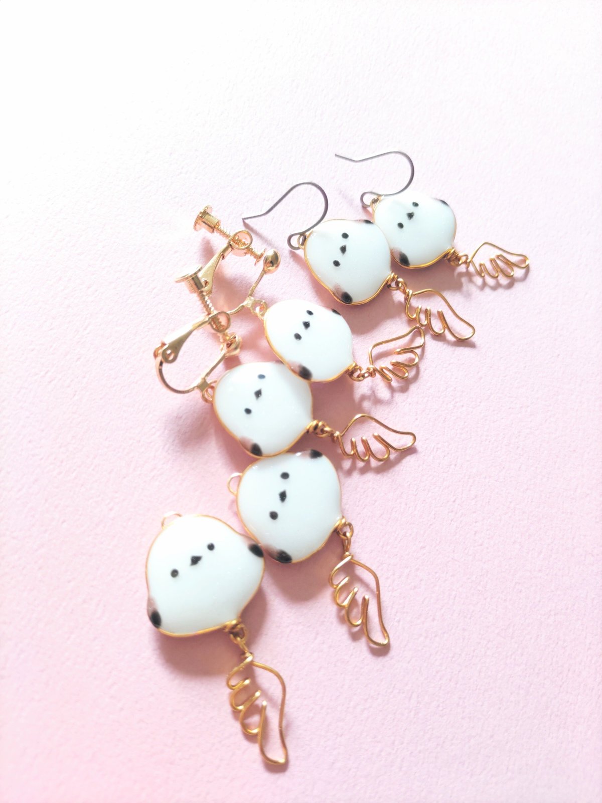 シマエナガさんのチタンピアス（イヤリング加工可能） | wing_flower wafu