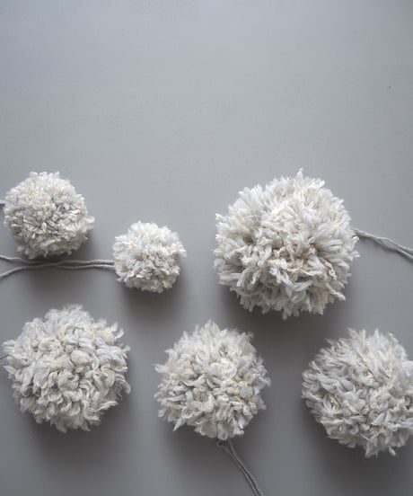 Plump Pompom ムース（color 黄はだ色）　選べるポンポンのニット帽　キッズサイズ