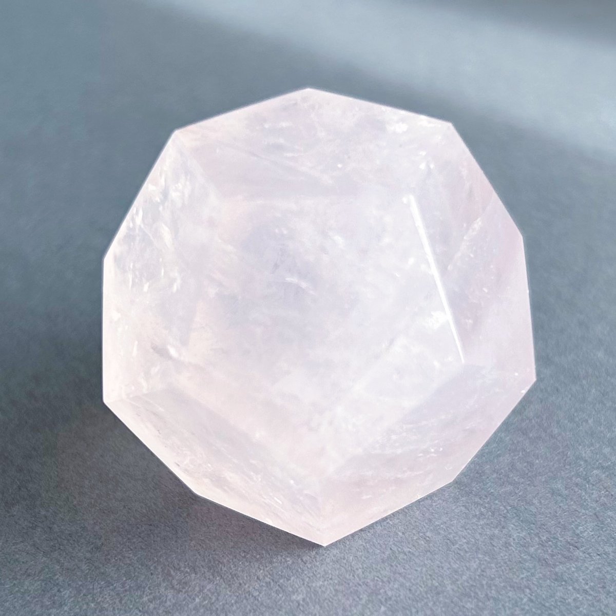 虹入り】ローズクォーツ 正12面体(B) | NEROLI CRYSTAL