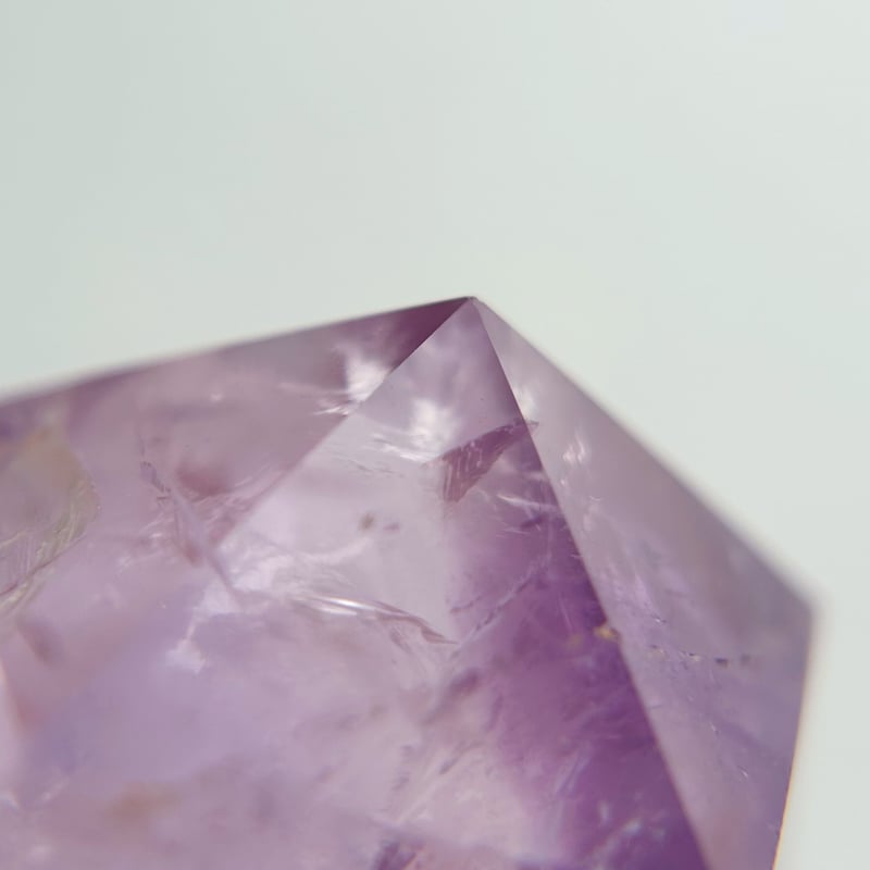 虹入り】アメシスト 正20面体/イコサヘドロン(B) | NEROLI CRYSTAL