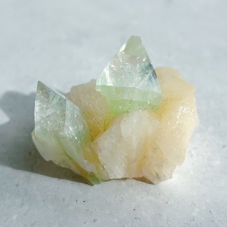 グリーンアポフィライト×スティルバイト ミニ結晶(B)