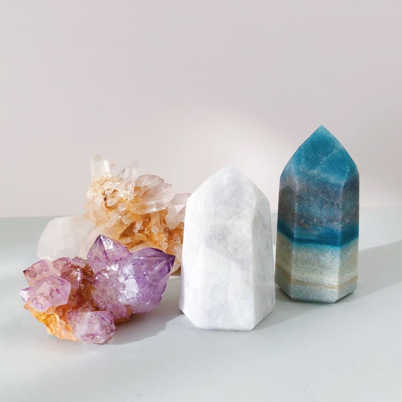 九尾 トロレアイト 置物 カービング 天然石 260g 12cm トロール石 楽天