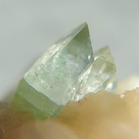 グリーンアポフィライト×スティルバイト ミニ結晶(B)