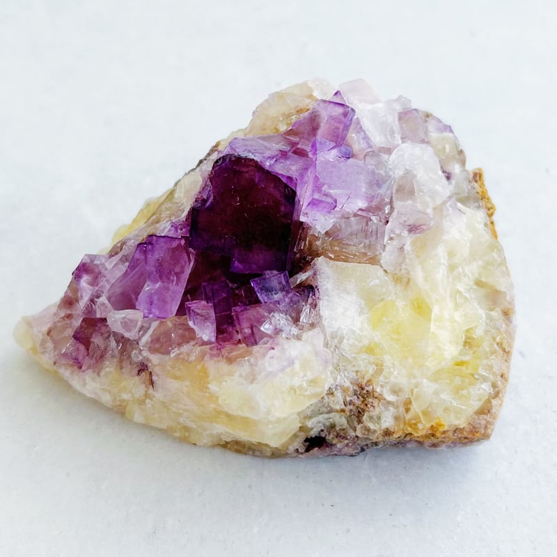 虹&オイル入り】フローライト クラスター 母岩付き | NEROLI CRYSTAL