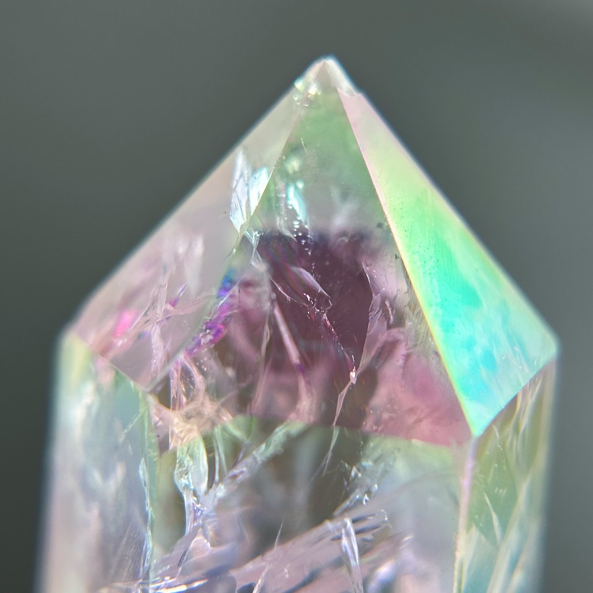 【新品】エンジェルオーラクラック水晶 スフィア 約57ミリサイズ & ライト fit=scale-down,w=1200