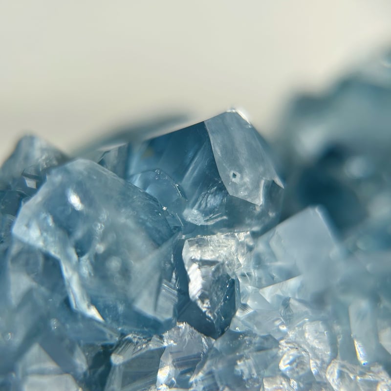 【天然石】虹入り‼︎ 原石　クラスター　セレスタイト① 虹入り】セレスタイト原石(1) | NEROLI CRYSTAL