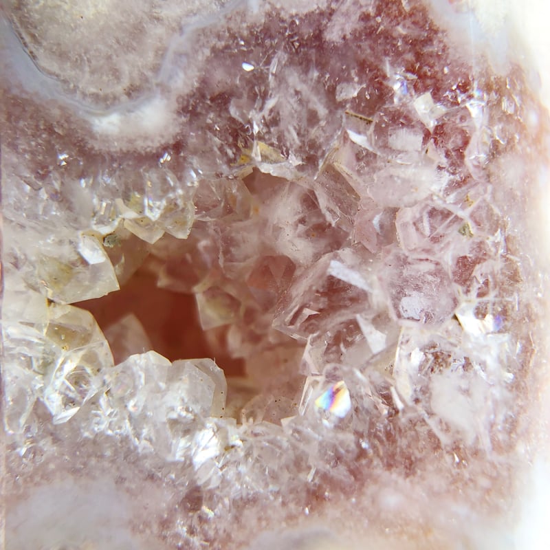 高品質　アメジスト　フラワーアゲート　虹入　フリーフォーム 虹入り】ファントムアメシスト フリーフォーム(A) | NEROLI CRYSTAL