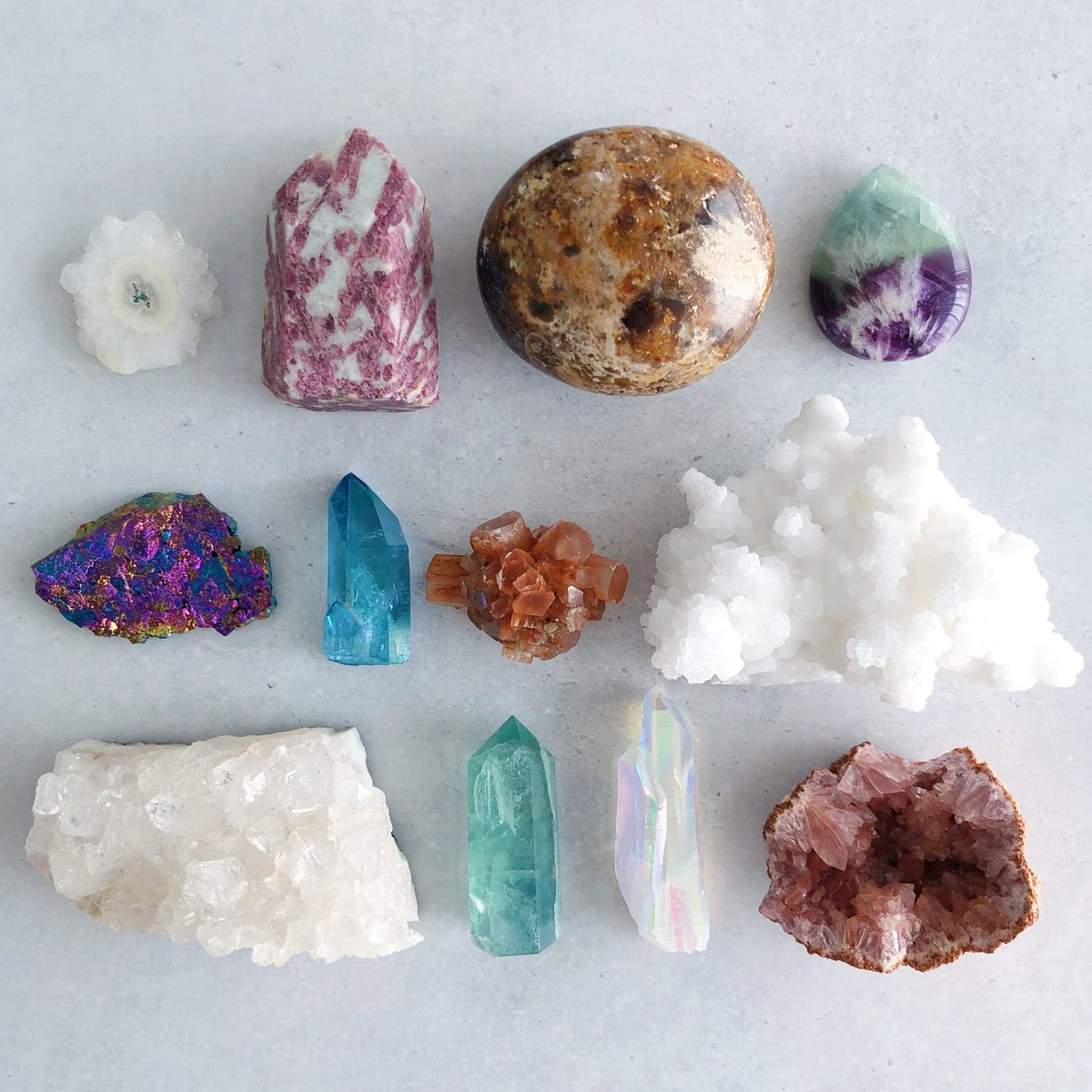 ホワイトアラゴナイト 原石 | NEROLI CRYSTAL