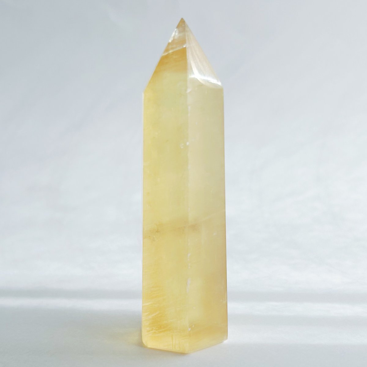 虹入り】ゴールデンカルサイト/ハニーカルサイト | NEROLI CRYSTAL