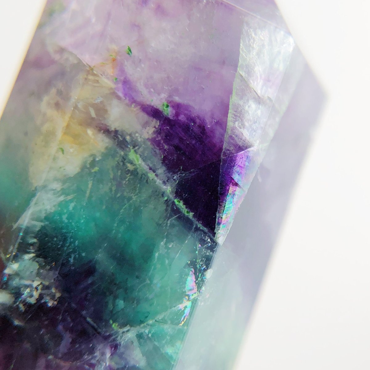 虹入り】レインボーフローライト 六角ミニタワー(A) | NEROLI CRYSTAL