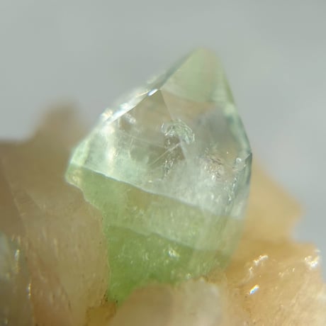 グリーンアポフィライト×スティルバイト ミニ結晶(B)