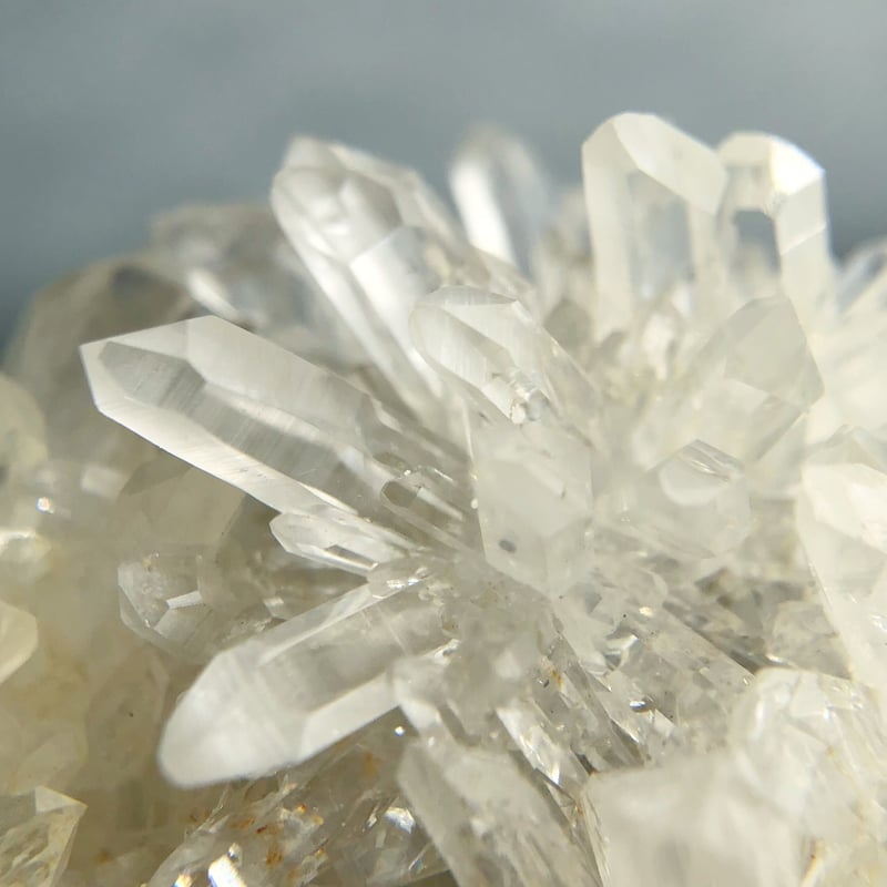 超特大・虹入りブラジリアンクォーツクラスタークリスタルクリアクォーツ