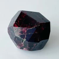 【虹入り】ガーネット カット(C)