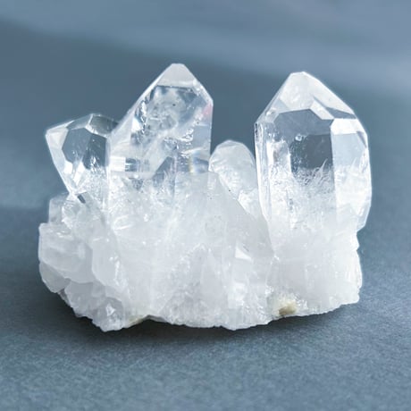 【ウィンドウ・タイムリンク入り】トマスゴンサガ産 クリアクォーツ ミニクラスター(E)