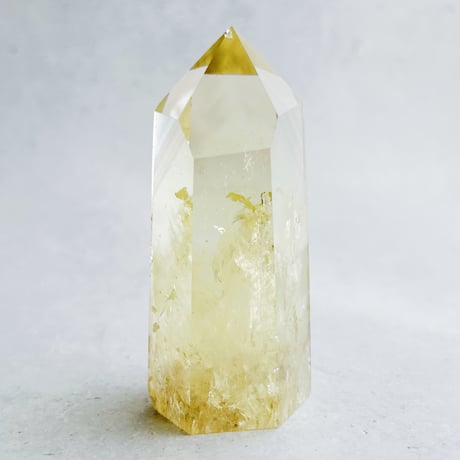 無料配達 ひろみん•*¨*•天然石 シトリン 1連 虹入り 12ミリ 無着色 非