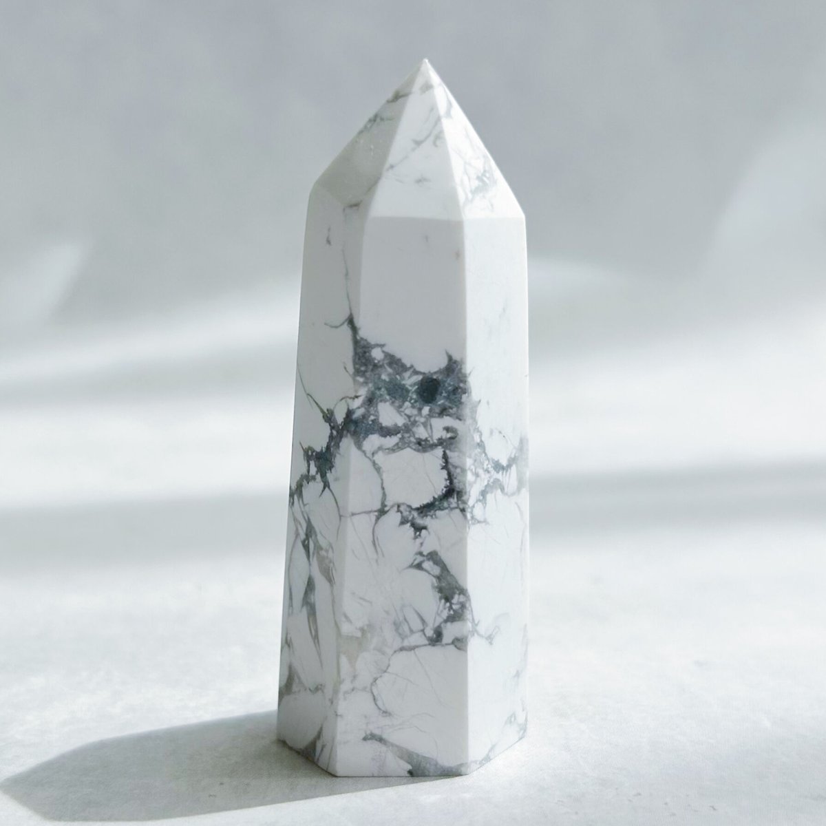 ハウライト/マグネサイト タワー(B) | NEROLI CRYSTAL