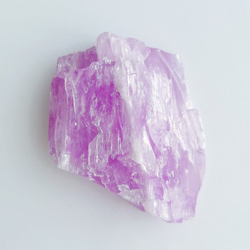 虹入り】クンツァイト 原石 | NEROLI CRYSTAL