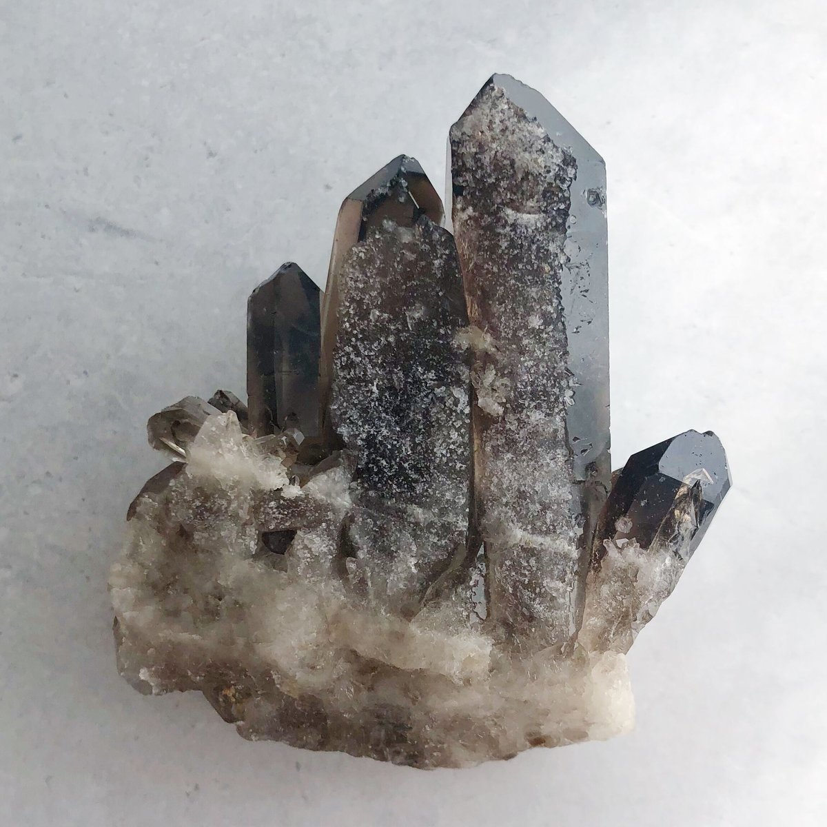 スモーキークォーツクラスター/モリオンクラスター約356.5g 3.5Kg スモーキークォーツ クラスター 原石 煙水晶 モリオン 黒