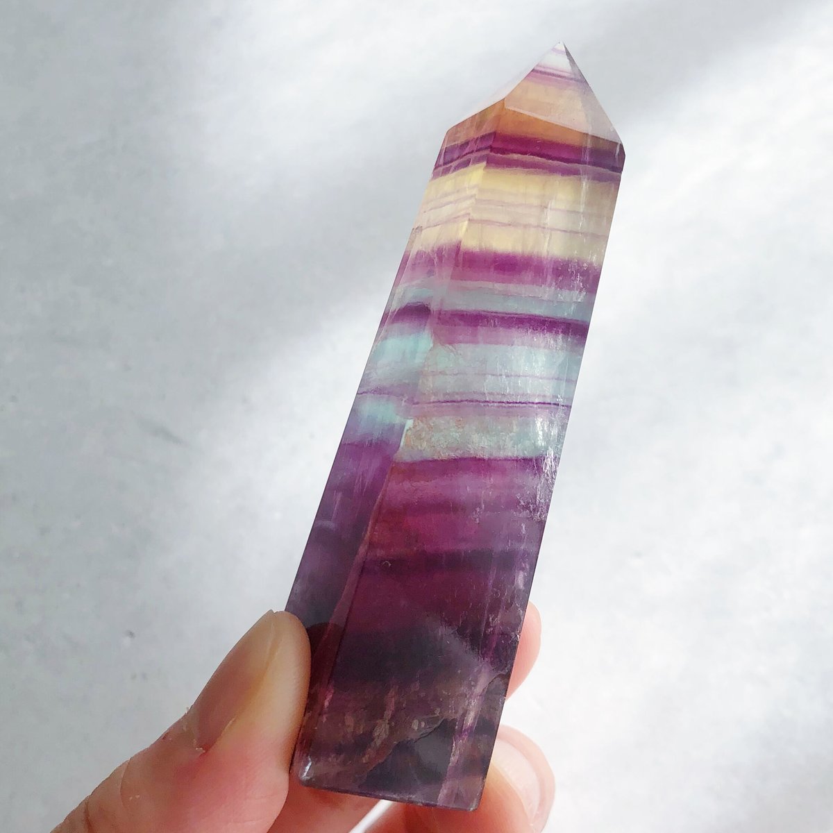 ✳️存在際立つ美しいフローライト原石✨レインボー フローライト 原石 天然石 置物 楽天市場】原石 レインボーフローライトの通販