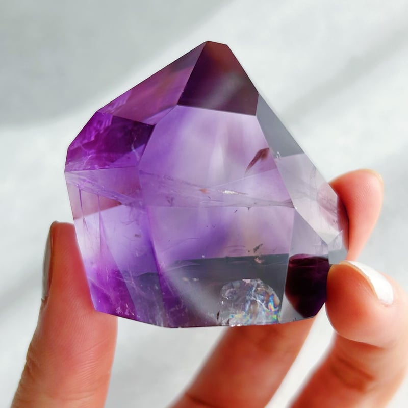 トミィ⭐︎ アメジストドーム 瑪瑙皮 虹ファントム 虹入り】ファントムアメシスト フリーフォーム(A) | NEROLI CRYSTAL