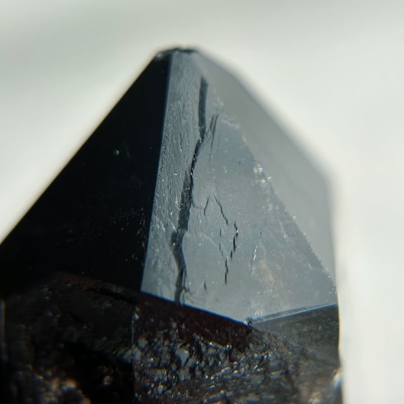 虹入り】モリオン原石(A) | NEROLI CRYSTAL