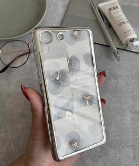 【オプション】スマホ本体の色を隠す加工