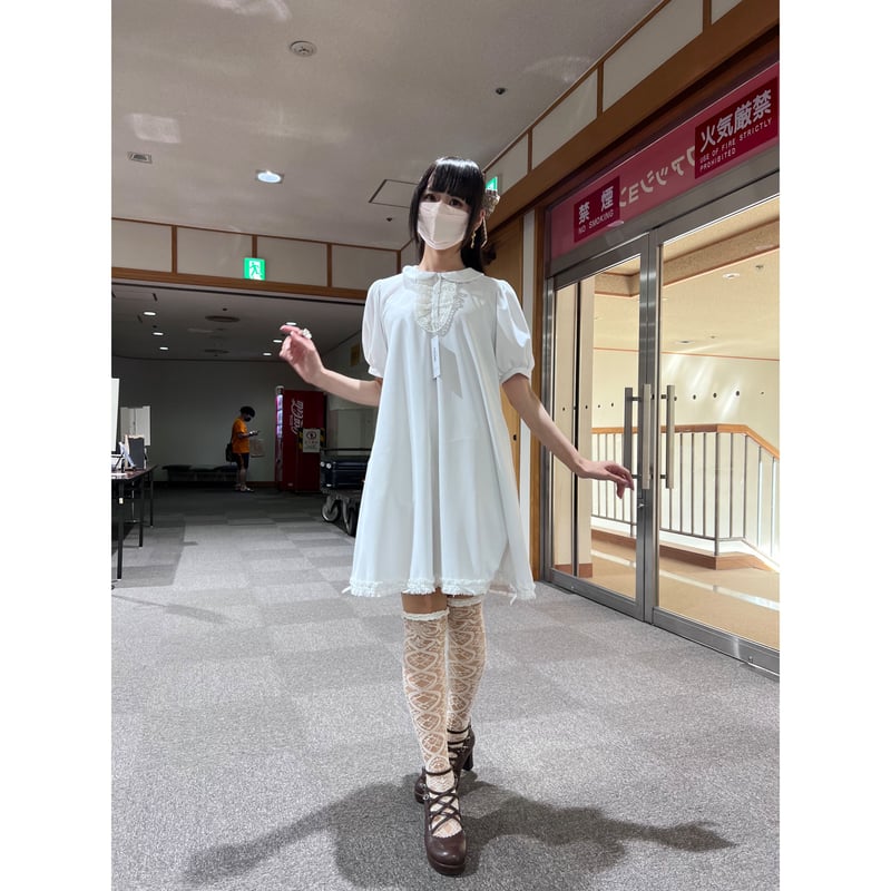 米津玄師着用カナリヤドレスアンドドレスドブラック シャツドレス 長袖 an/アン】襟付き/ レース切替/ カットアウト/ 五分袖/ 袖あり