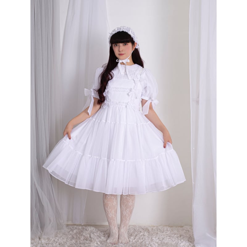 リボン付きフリルホワイトブラウス