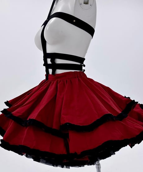 《クロスハーネススカート》RED