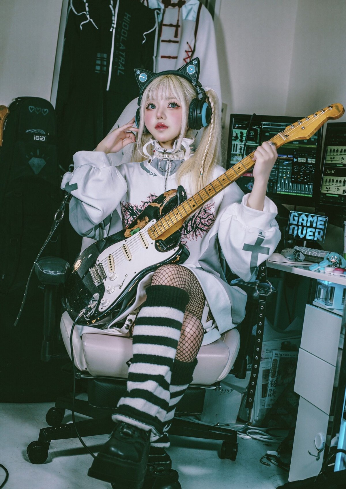 近未来メタルジャージ》WHITE | HIDOLATRAL THEODOL 近未来メタルジャージ》WHITE | HIDOLATRAL THEODOL