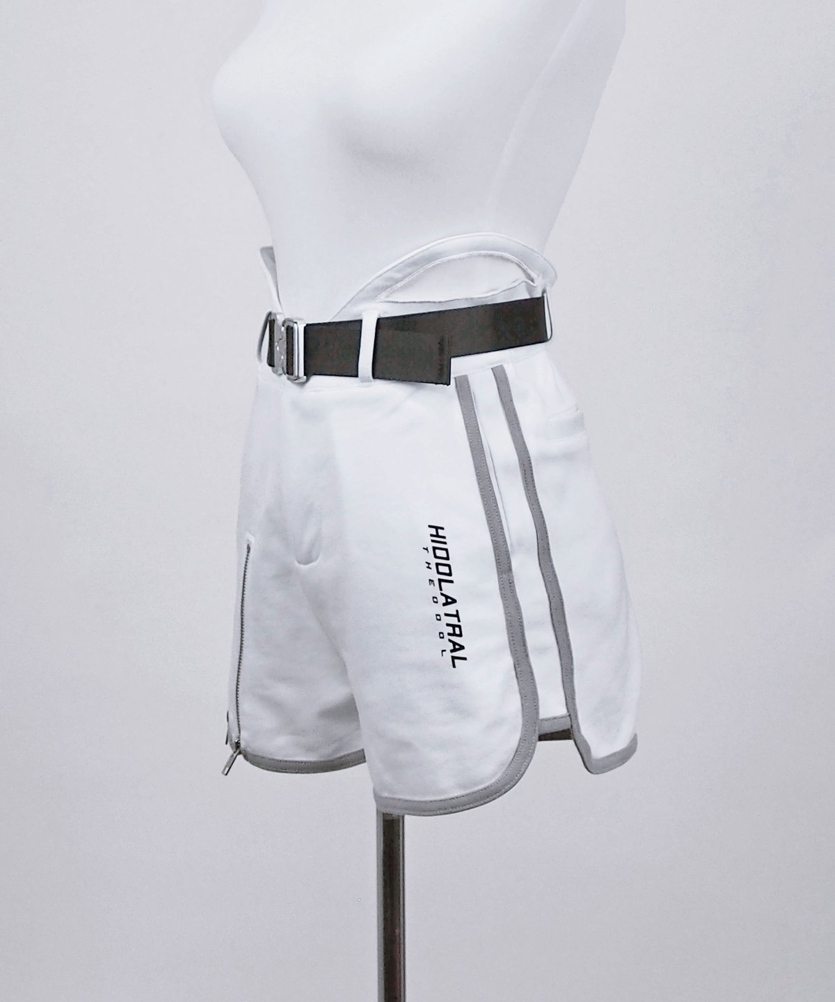 スポーツホットパンツ》WHITE | HIDOLATRAL THEODOL