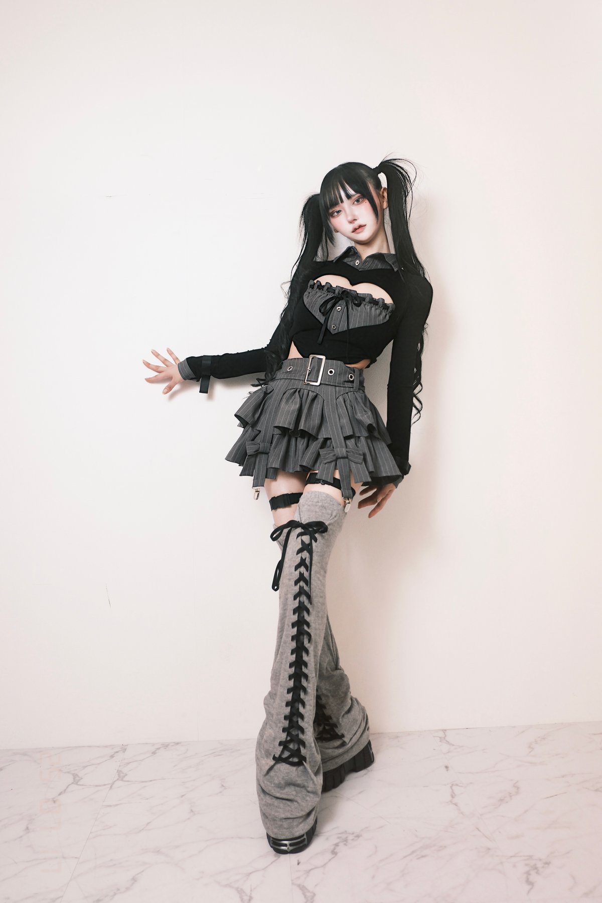 ニーハイブーツレッグウォーマー》GRAY | HIDOLATRAL THEODOL