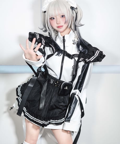 《サイバーメイドエプロン》BLACK×WHITE