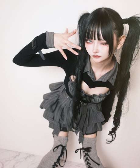《ハート胸空きニット》BLACK