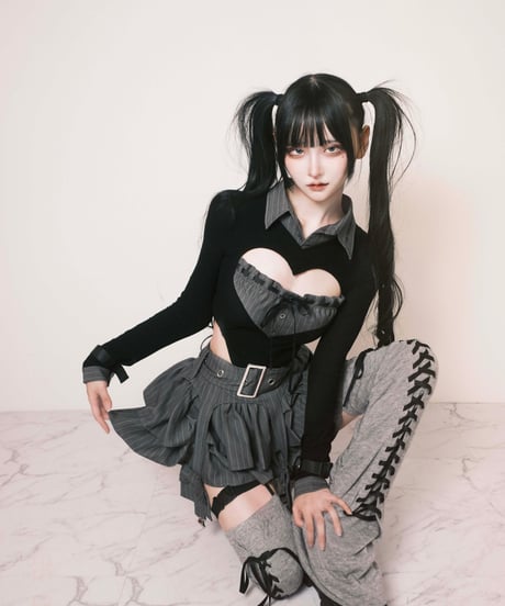 《ハート胸空きニット》BLACK