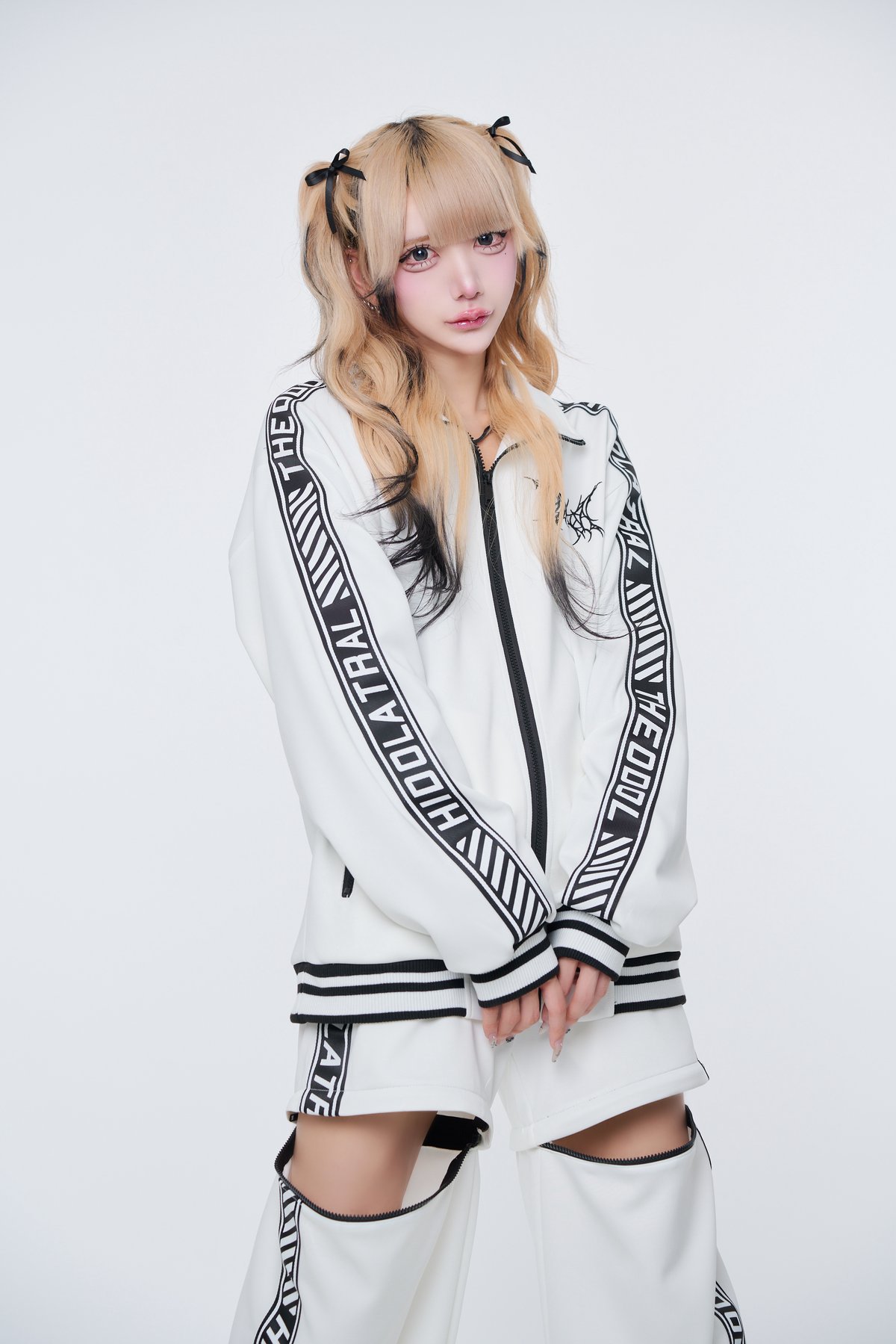 ブランドロゴジャージトップス》WHITE | HIDOLATRAL THEODOL